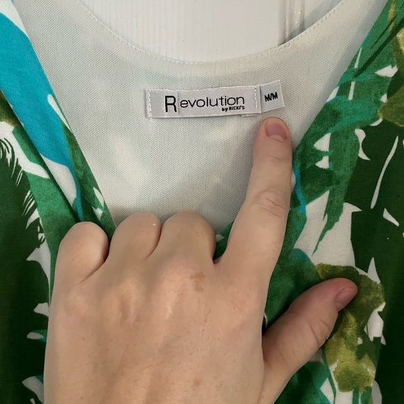 Maxi dress with beautiful green and blue leaves - Picture 2 of 6